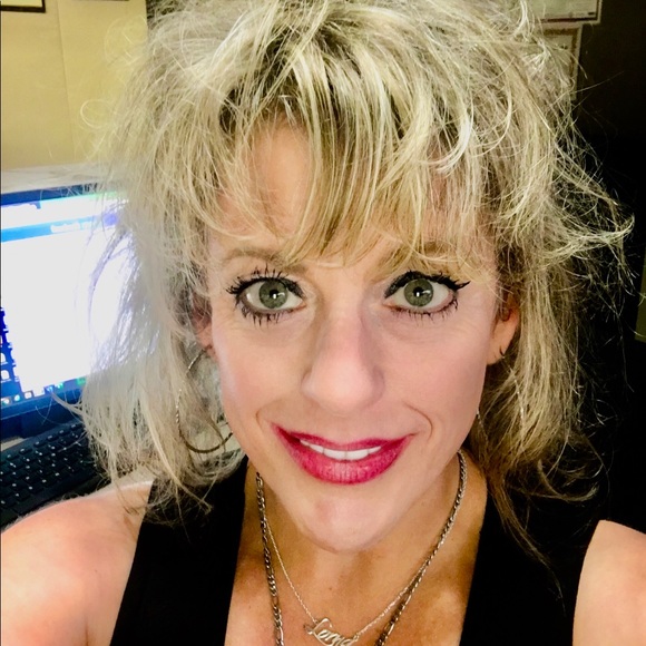 Meet your Posher, Lorna - Picture 2 of 3